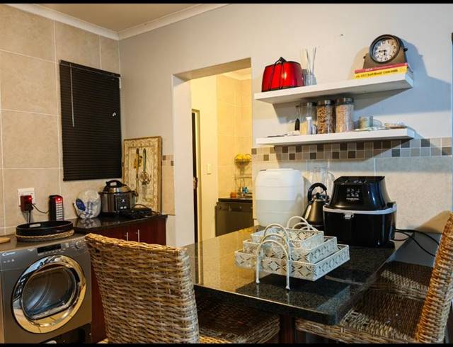 3 BEDROOM HOUSE FOR SALE IN KOSMOSDAL